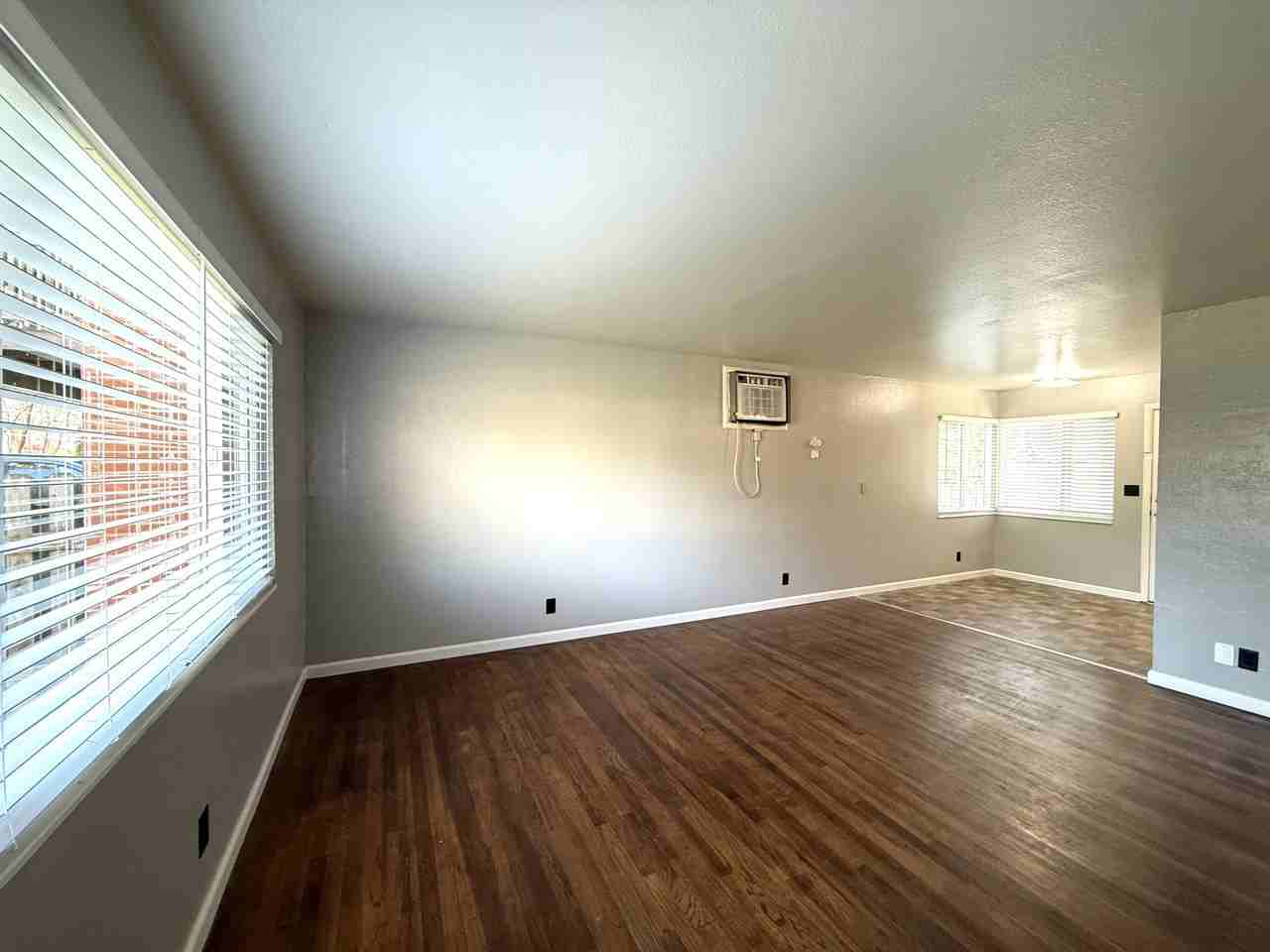 1040 Normal Ave (G) - Photo 2 of 12