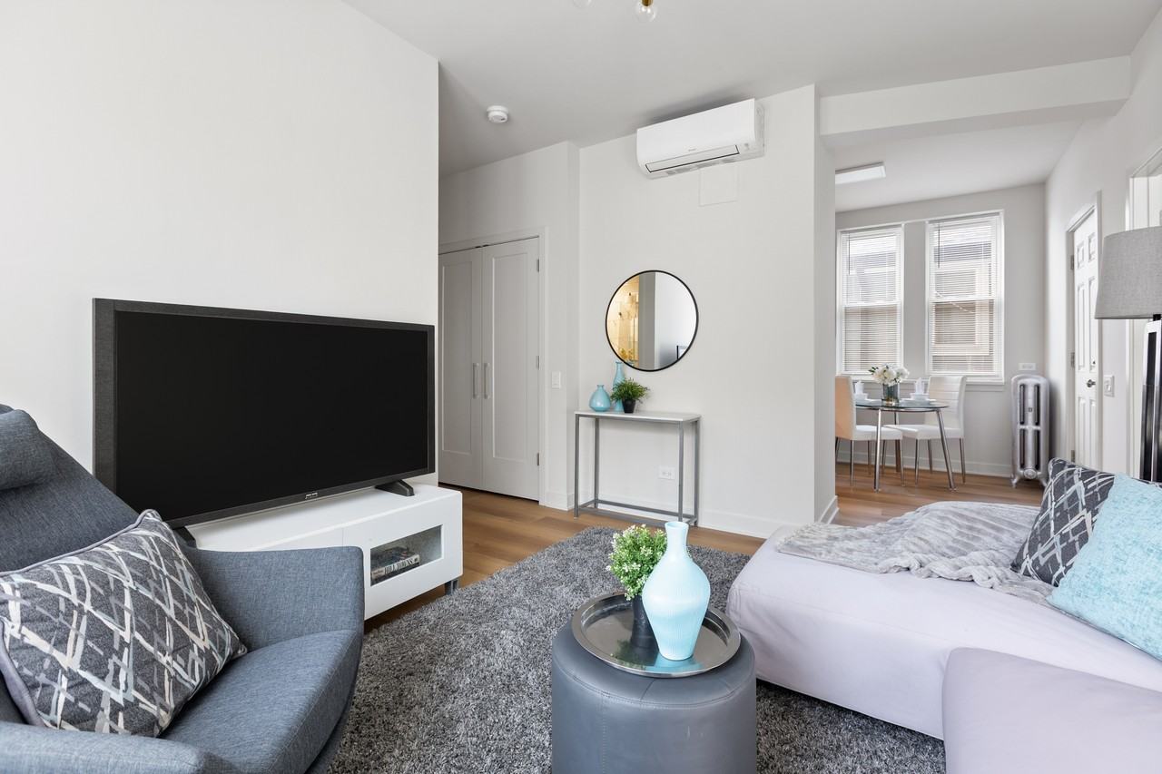 4616-4620 N Spaulding - Photo 2 of 9