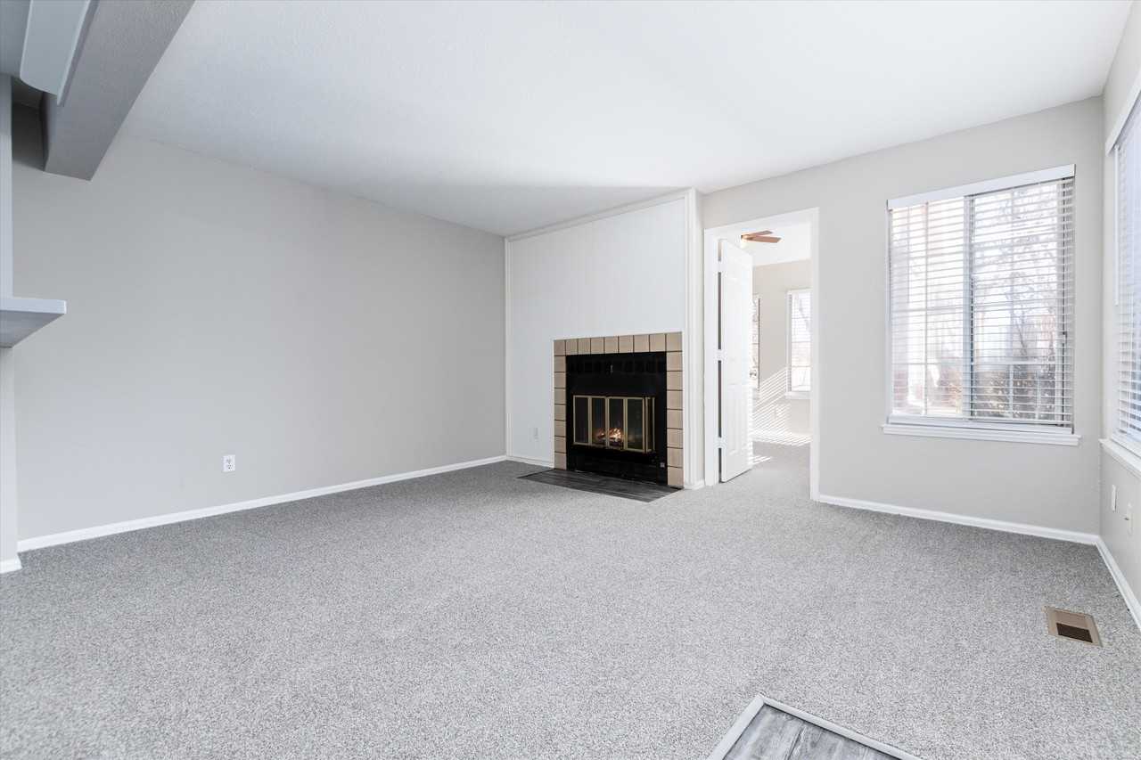 13823 E LEHIGH AVE - Photo 7 of 29