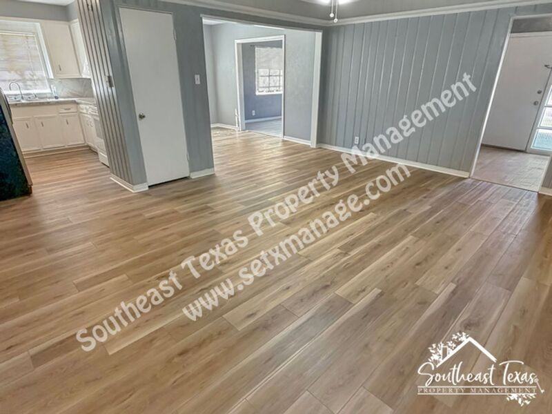 1802 24th St - Photo 3 of 16