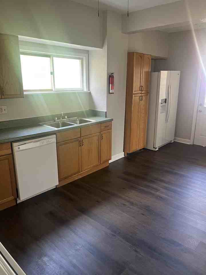 201 Brown-GRG - Photo 2 of 26