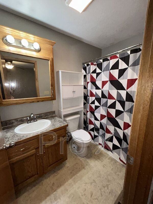 517 E Park St #B - Photo 6 of 14