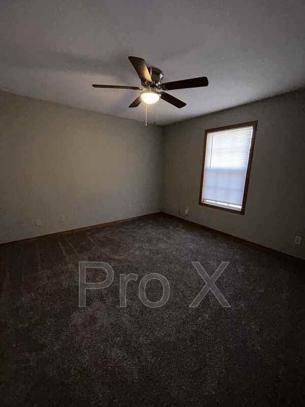 517 E Park St #B - Photo 7 of 14