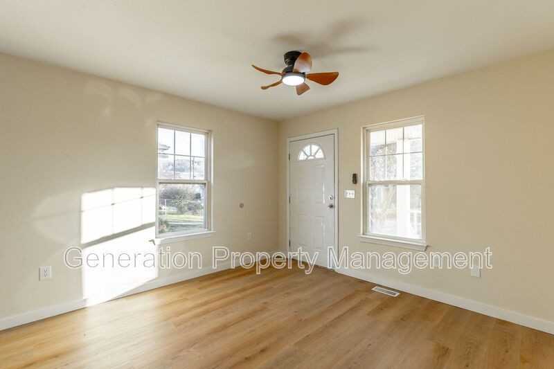 2205 E 12th St #B - Photo 2 of 25