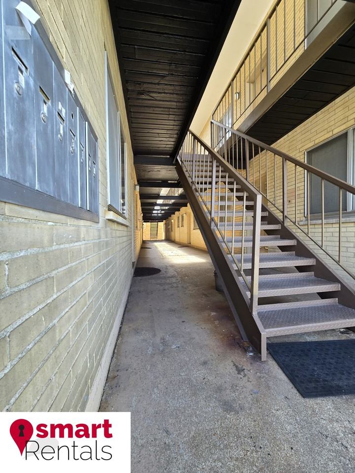 4304 Fairview Avenue - Photo 7 of 16