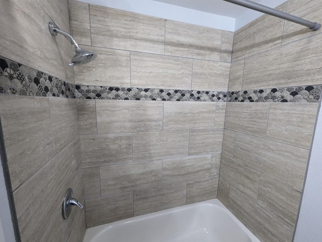 205 Oskaloosa Street - Photo 4 of 7