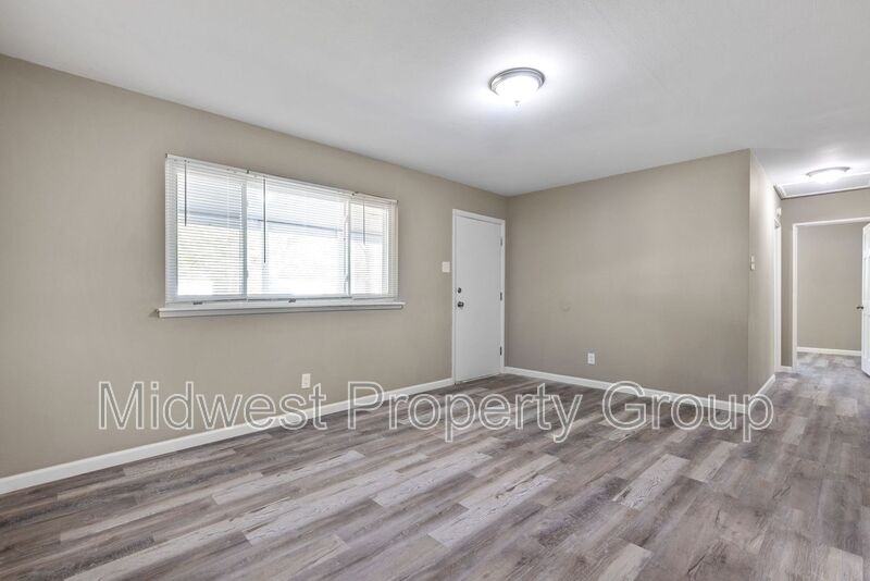 41 Juno Dr - Photo 3 of 21