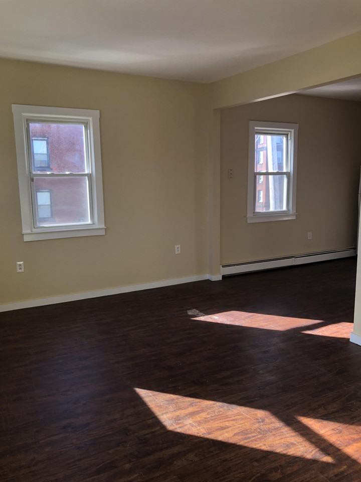 21 Sycamore St. - Photo 3 of 18