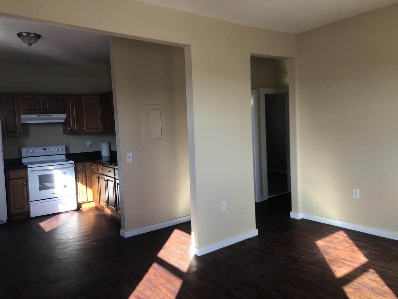 21 Sycamore St. - Photo 4 of 18