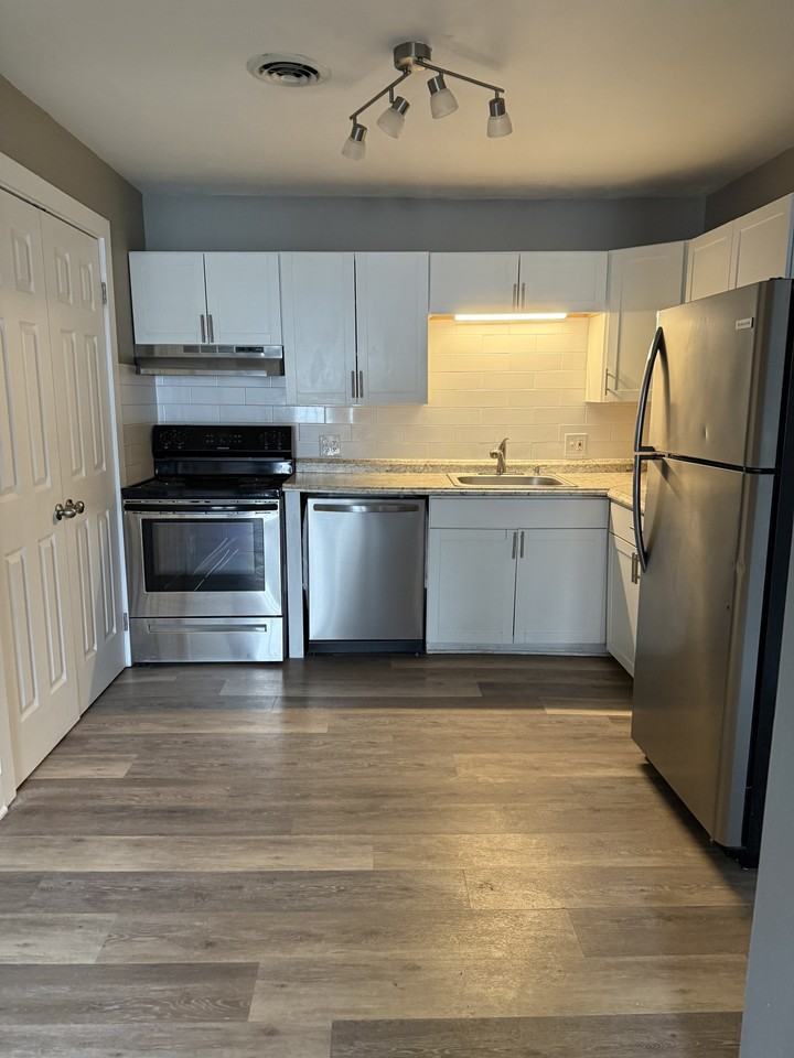 716 Dale Avenue - Photo 5 of 11