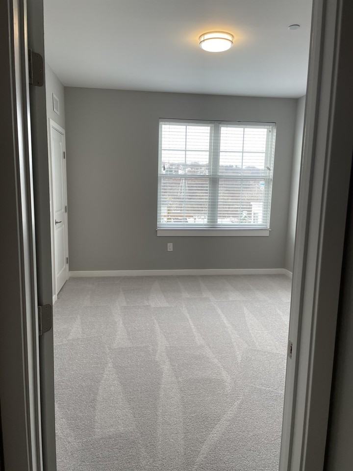 Umbria Commons - Photo 2 of 33