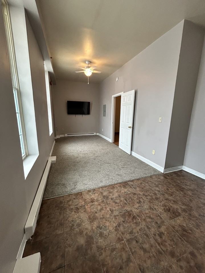 2401 North 6th Street OM - Photo 3 of 7