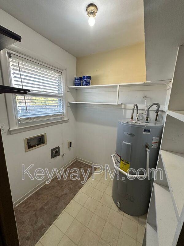 4431 Roxbury Dr - Photo 7 of 16