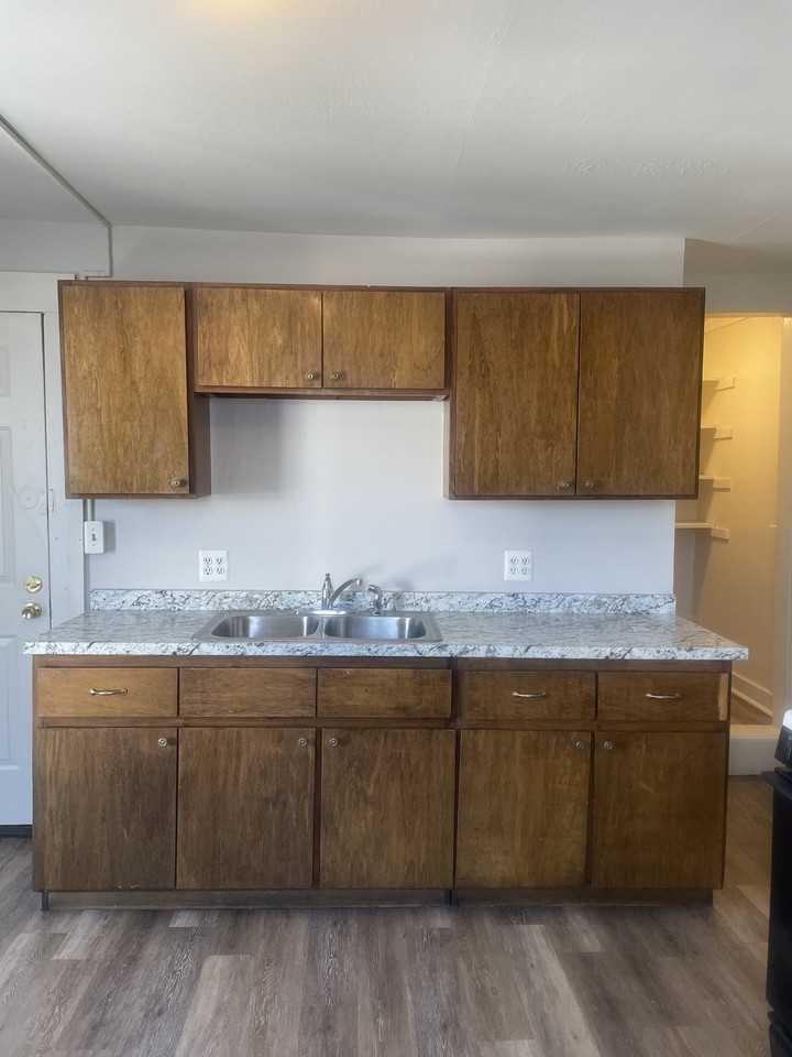 168-170 Spruce - Photo 2 of 10