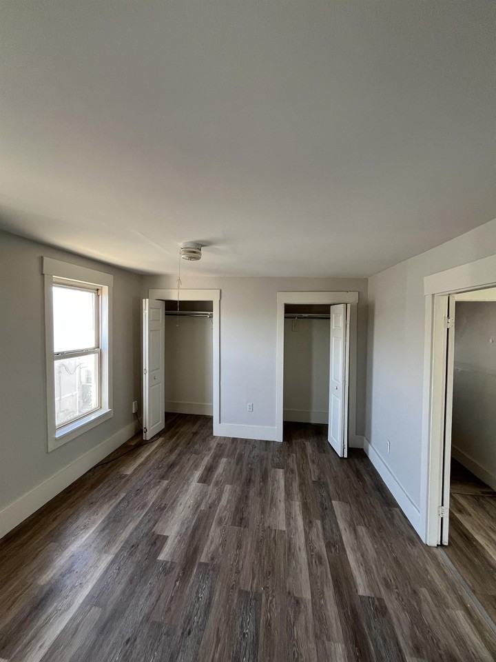 168-170 Spruce - Photo 3 of 10