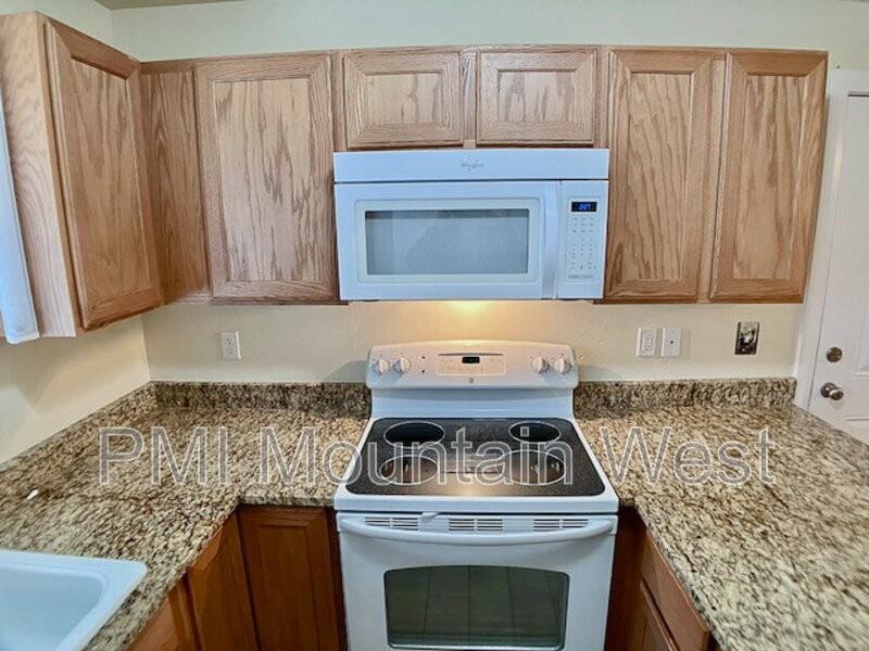 2779 Ws #E25 - Photo 4 of 30