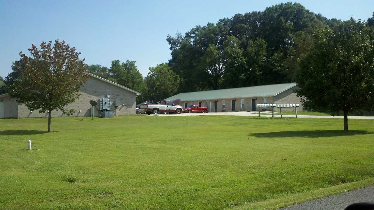 Lauderdale Apartments - Photo 2 of 7
