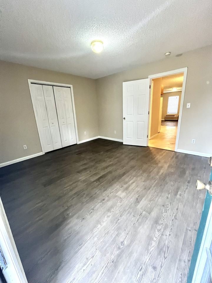 Lauderdale Apartments - Photo 7 of 7