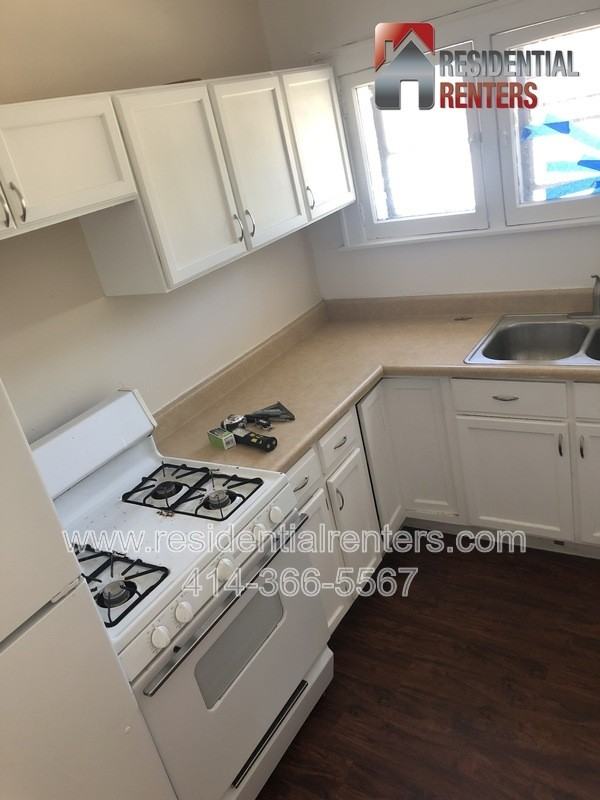 3047 S Howell Ave #8 - Photo 4 of 7