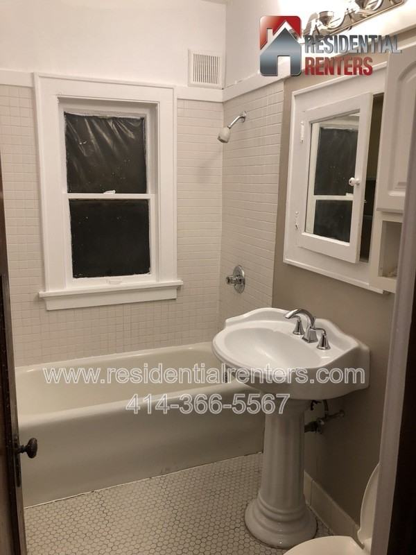 3047 S Howell Ave #8 - Photo 6 of 7