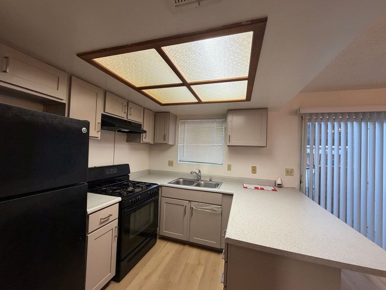 894 Slumpstone Way - Photo 3 of 10