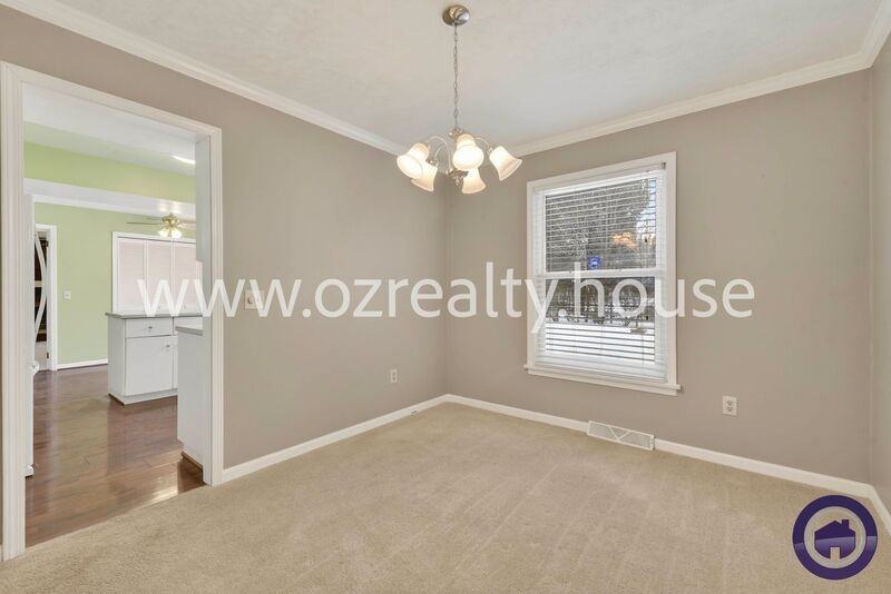 2417 Whitechapel Dr - Photo 7 of 19