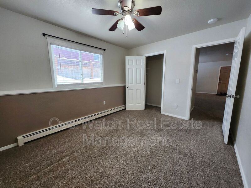 825 N Park St #4 - Photo 5 of 7