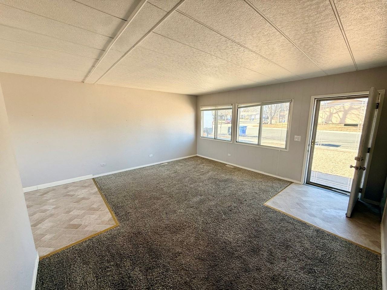 1906 Diana Dr - Photo 5 of 24