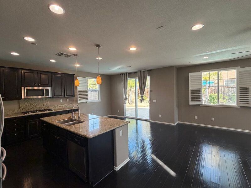 27238 Avon Ln - Photo 7 of 31