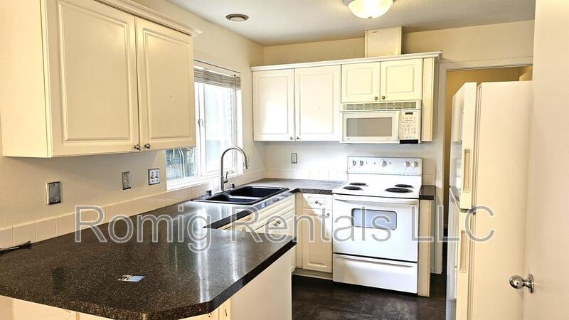 6709 Ne 55th St - Photo 6 of 18