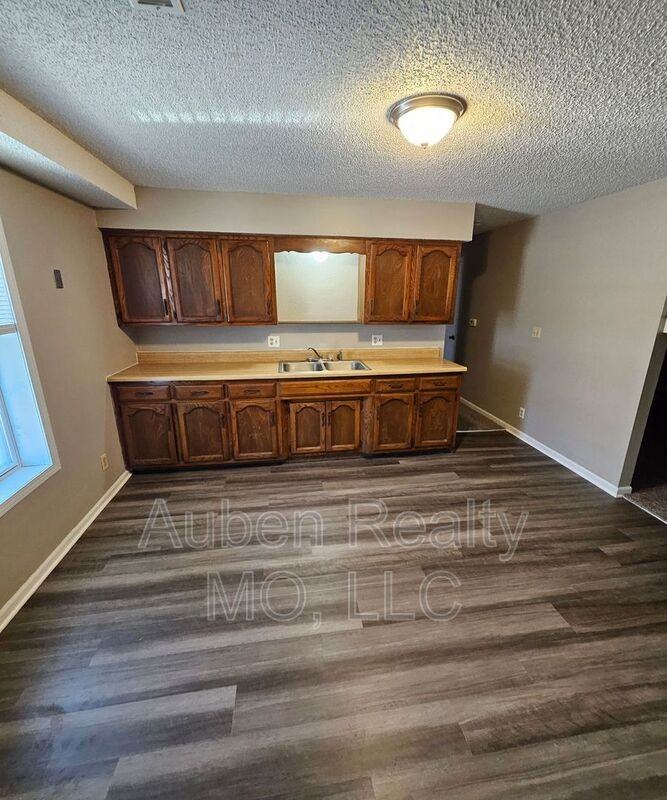 11757 Wood Oak Ave Units 1 #1 - Photo 2 of 7