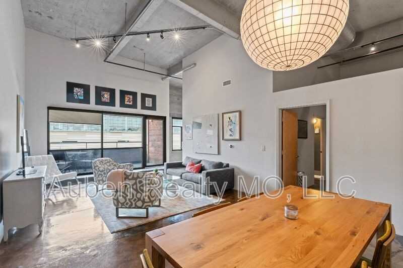 360 W Pershing Rd #330 - Photo 3 of 18