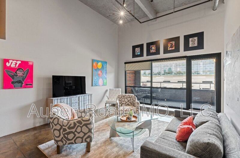 360 W Pershing Rd #330 - Photo 7 of 18