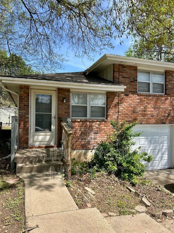 516 E Short Ave - Photo 2 of 2