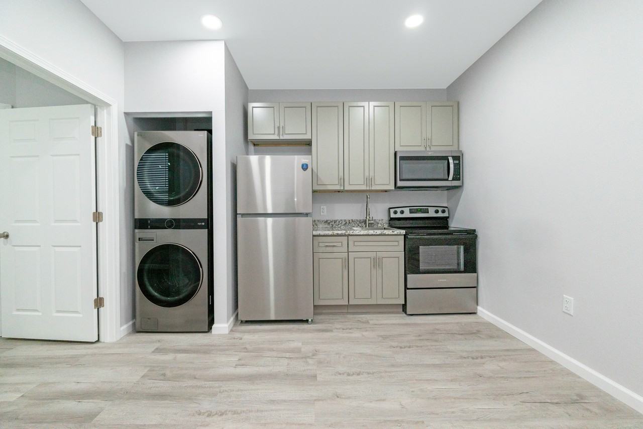 807 Avenue K - Photo 2 of 13