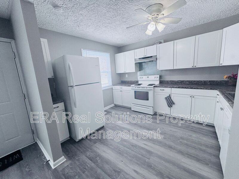 1275 Woodnell Ave - Photo 4 of 10