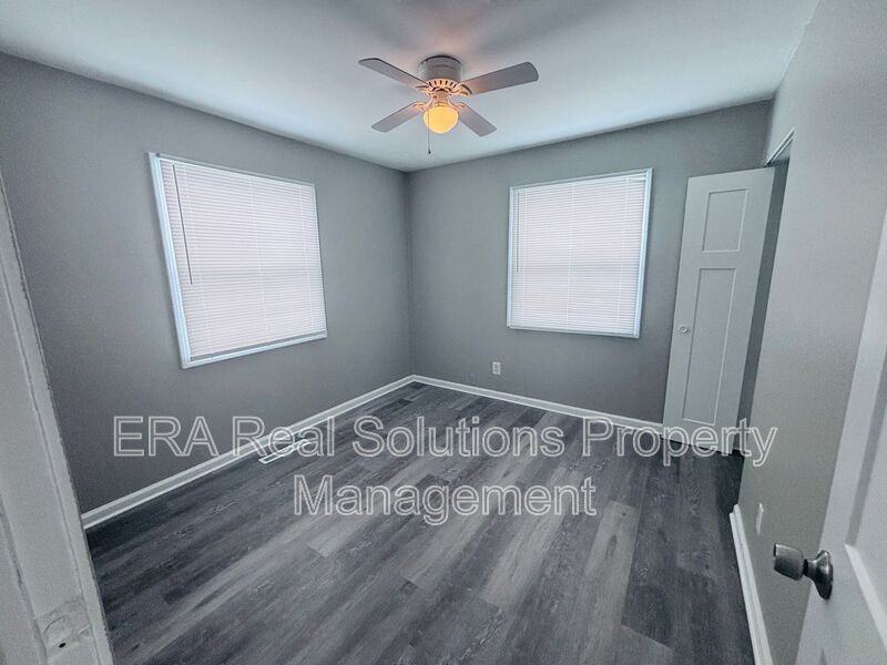 1275 Woodnell Ave - Photo 6 of 10