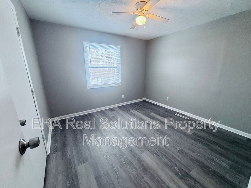 1275 Woodnell Ave - Photo 7 of 10