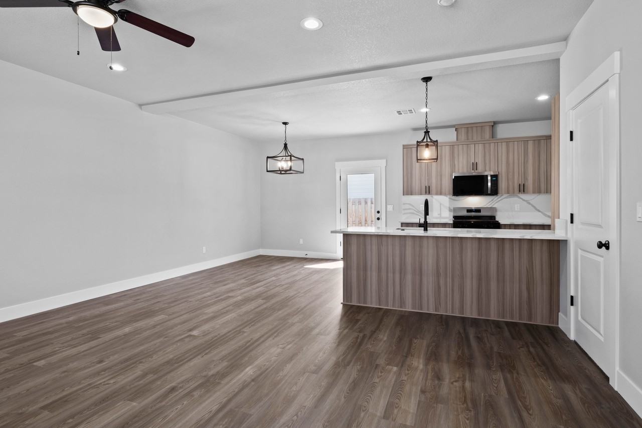 KE15-2- 1213 South 11th Street. Independence, OR 97351 - Photo 3 of 33