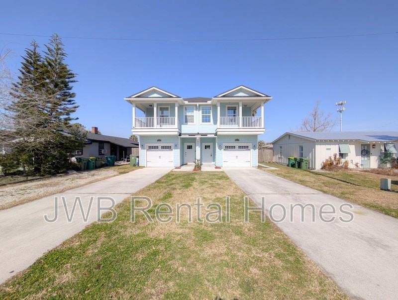 811 2nd Ave S - Photo 2 of 20