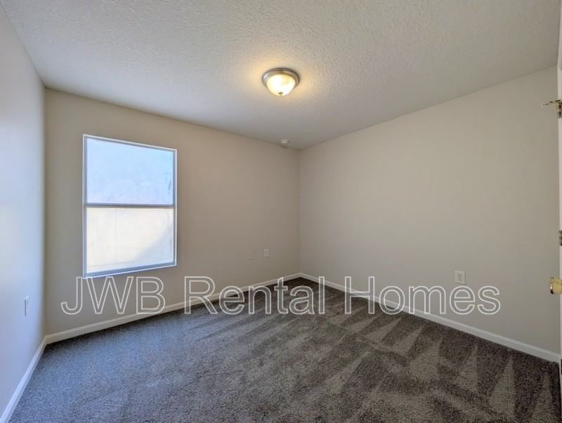 8315 Oden Ave - Photo 6 of 17