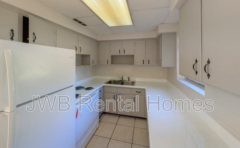 6315 Badnur Dr - Photo 4 of 19