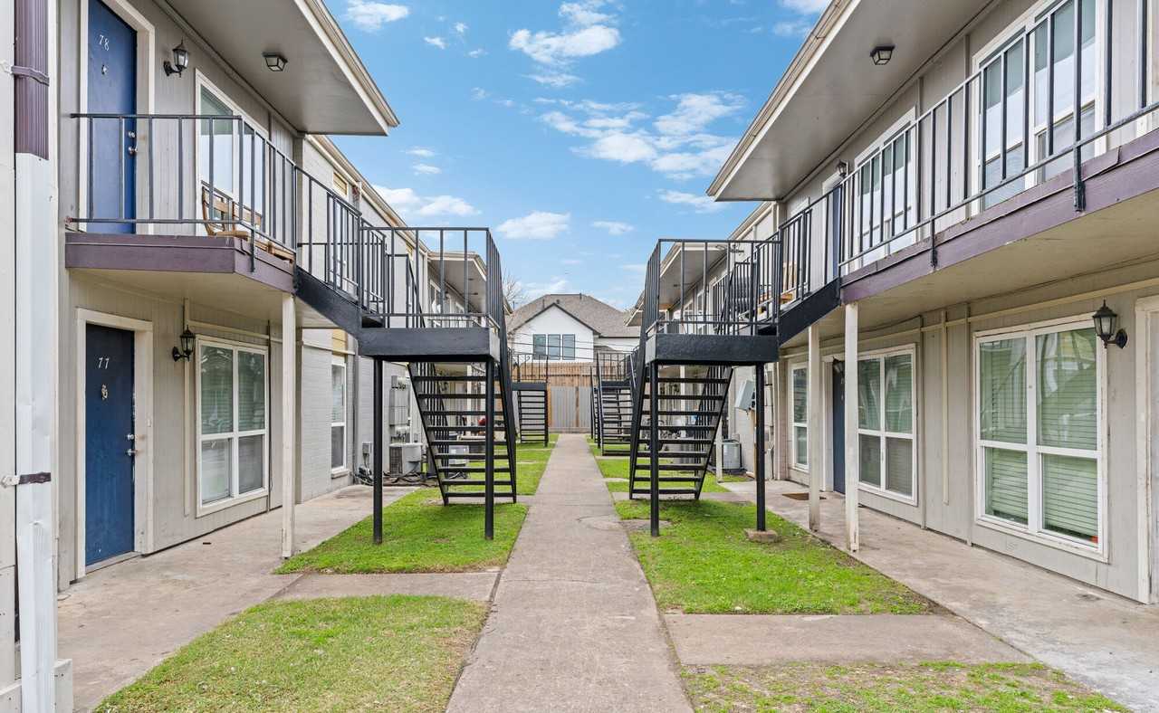 Plaza on Hammerly - Photo 5 of 40