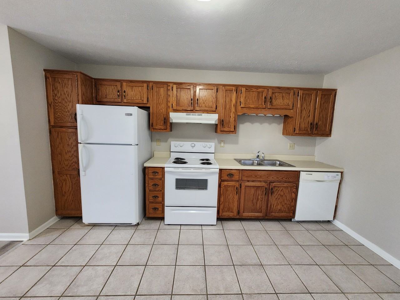 978 N Franklin - Photo 5 of 18