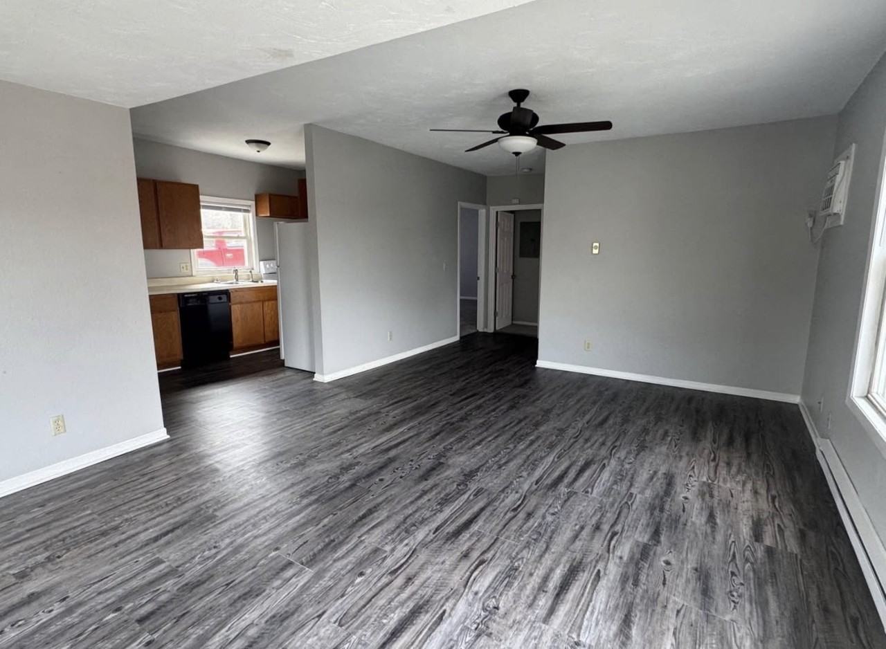 329 East Cherry Street - Photo 3 of 7