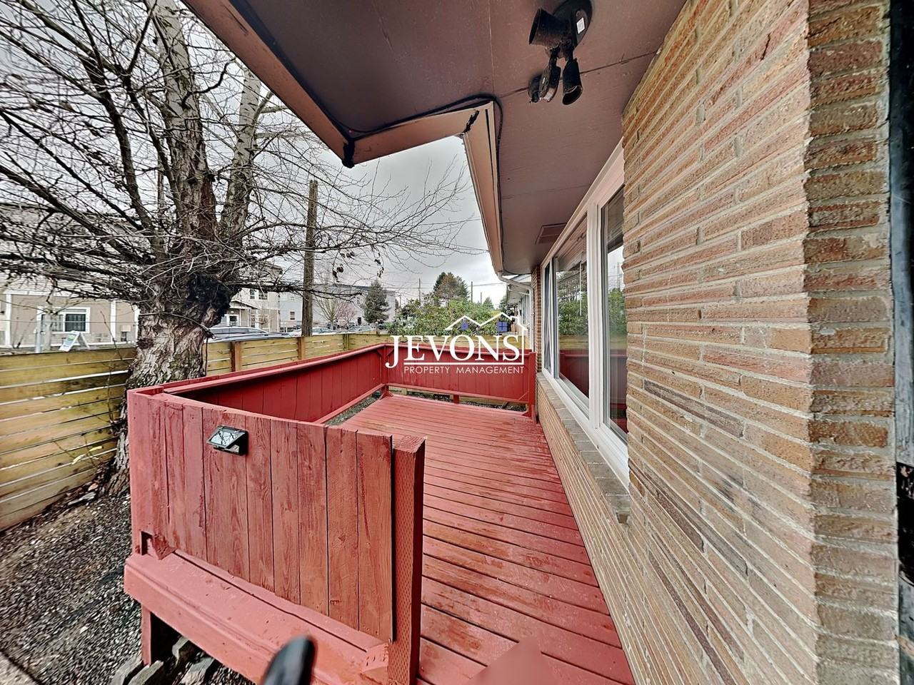 8330 Wabash Ave S - Photo 3 of 23