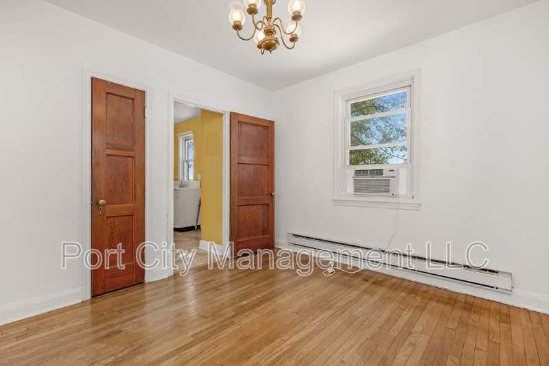 3607 Bayonne Ave - Photo 3 of 18