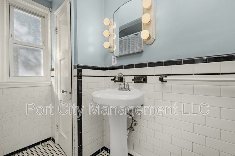 3607 Bayonne Ave - Photo 7 of 18