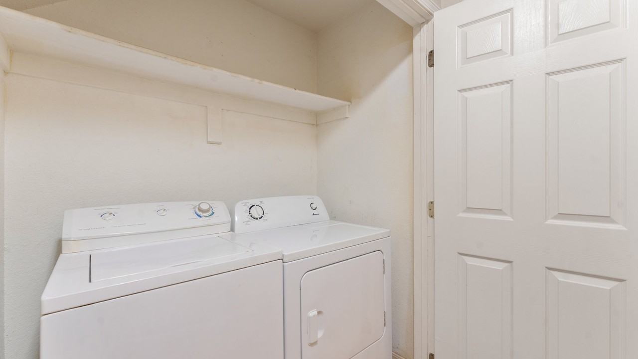 2581 Bowman Dr #2581B - Photo 5 of 11