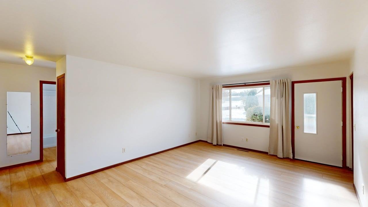 421 Simonson St #423 - Photo 3 of 19